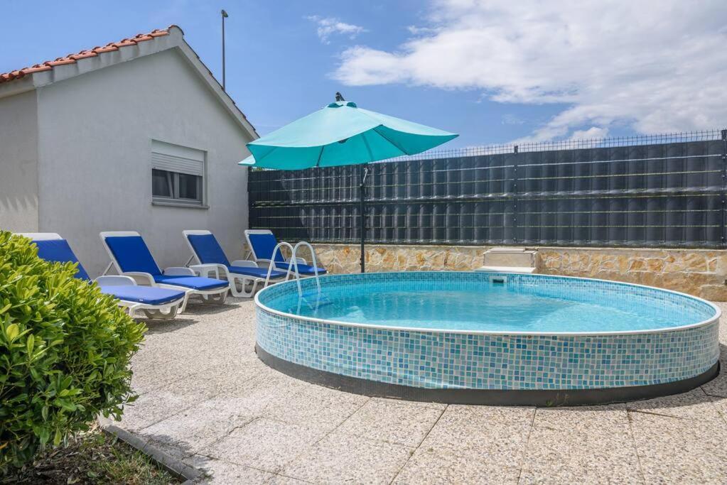 New Apartment With Pool And Jacuzzi Only For You Kaštela Buitenkant foto