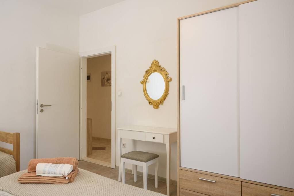 New Apartment With Pool And Jacuzzi Only For You Kaštela Buitenkant foto